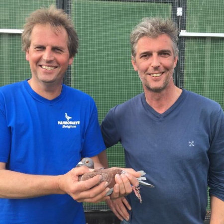Desbuquois Michel & Didier winnen de 1e Nationaal Libourne van 3743 duiven (761 km)